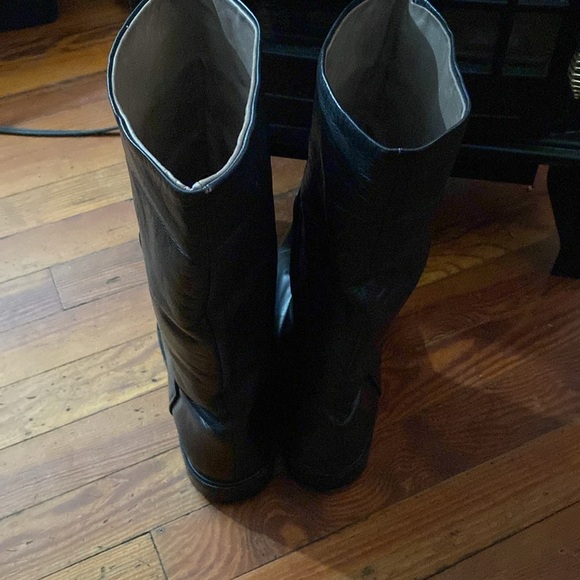 Herri DeVignn western looking boots - Picture 3 of 9